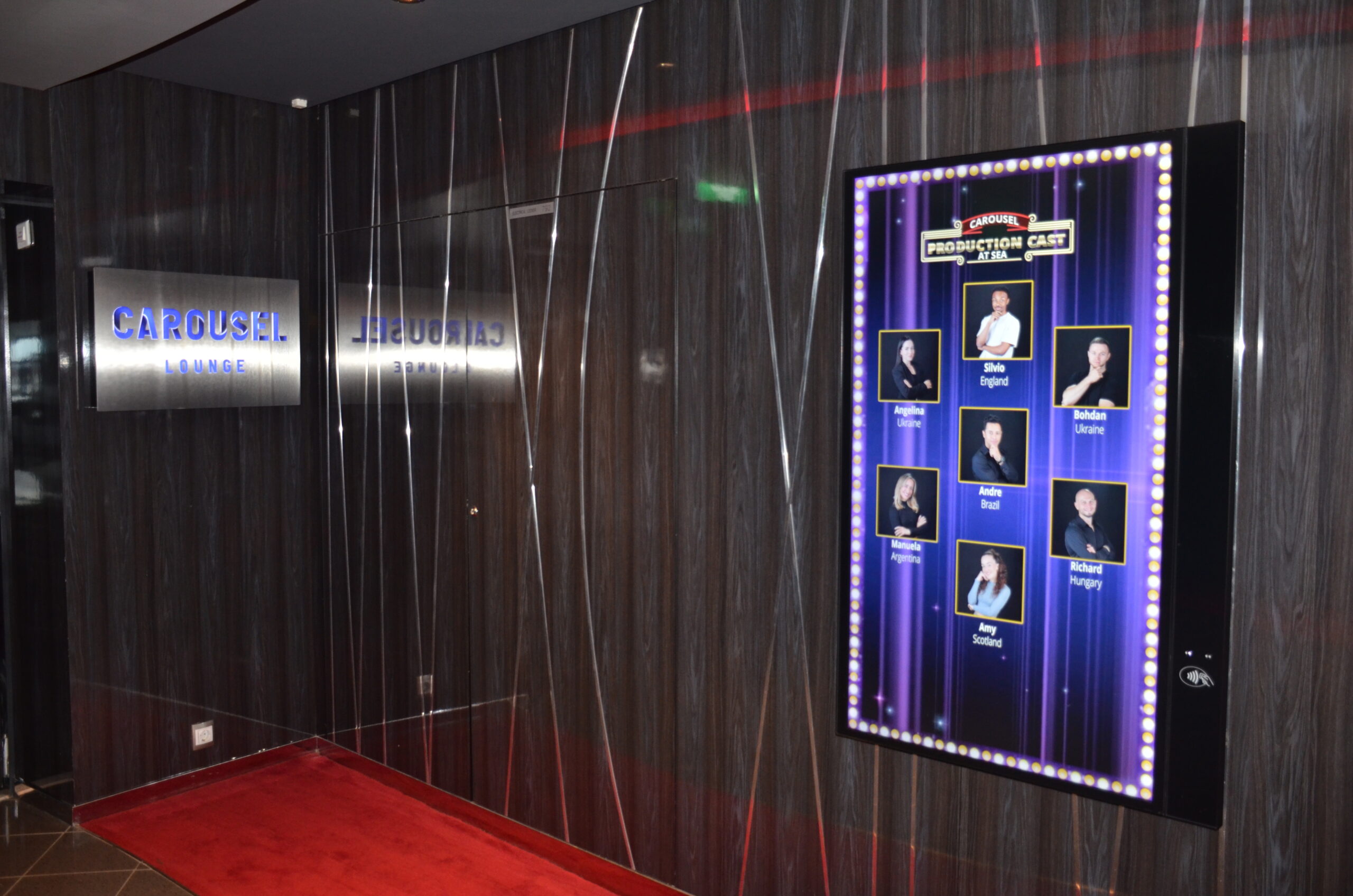 Entrada do Carousel lounge