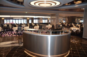 La Loggia, um dos restaurantes principais do navio