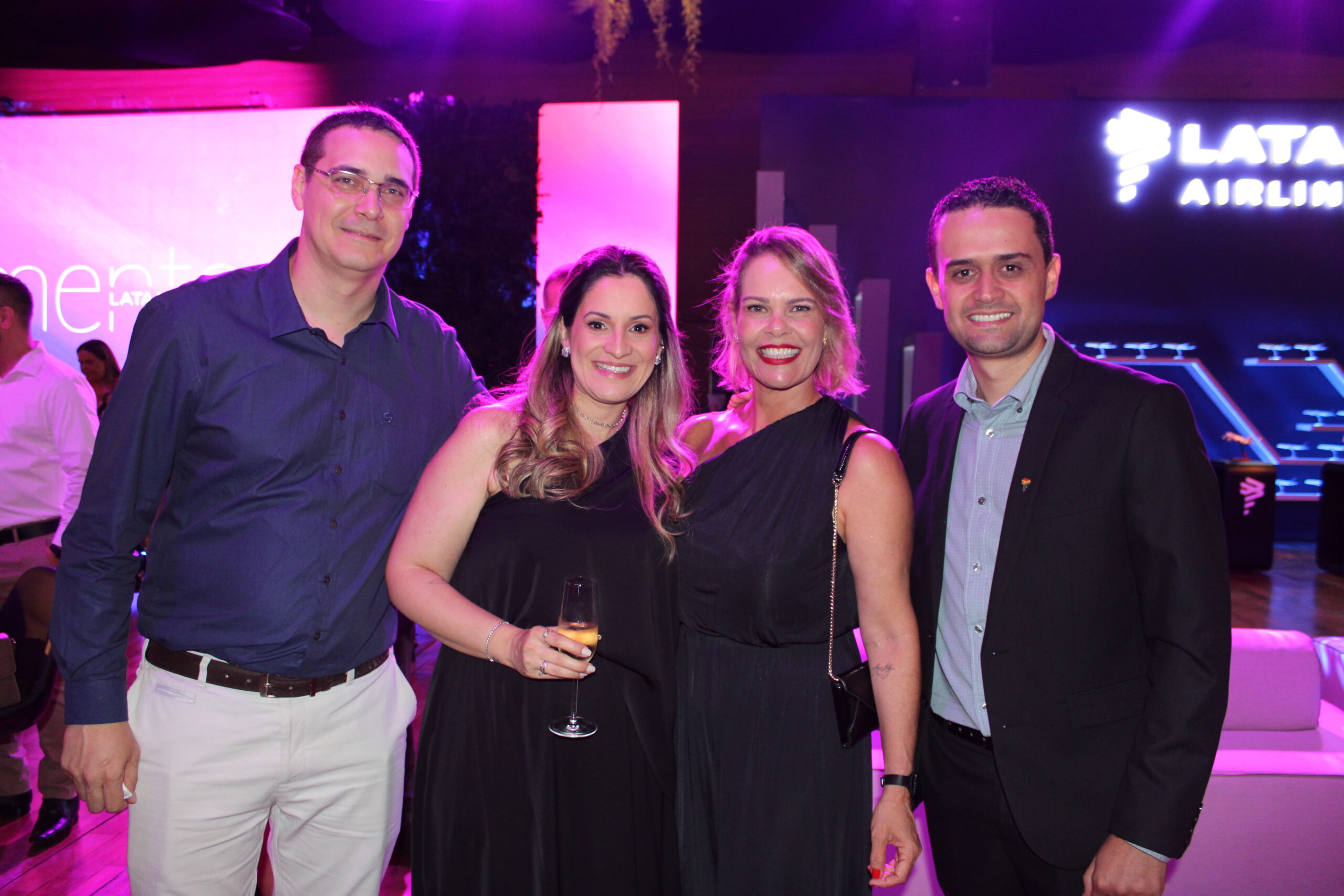 Diego Conrado, Camila Belinelli, Bianca Melloni e Gustavo Magalhães, da Latam Diego Conrado, Camila Belinelli, Bianca Melloni e Gustavo Magalhães, da Latam