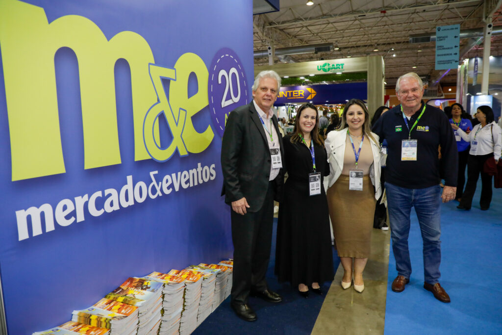 Edmar Bull, Juliana Assumpção e Kelly Castange, da Abav-SP Aviesp