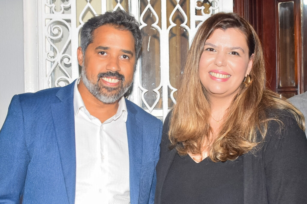 Eduardo Batista, da Omnibees com Mariana Azevedo, da Diversa Turismo