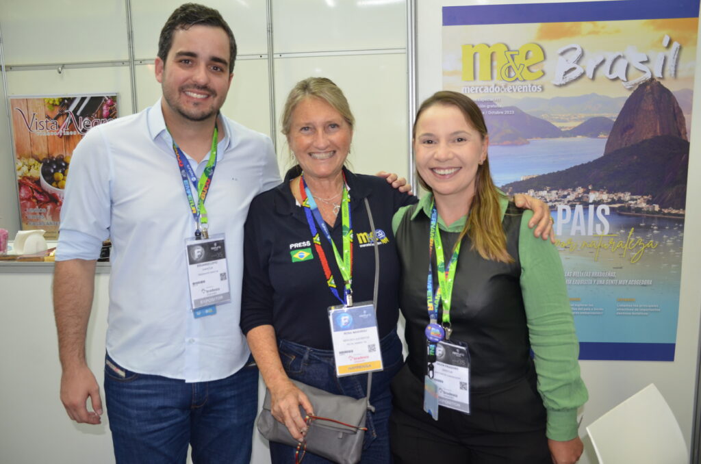 Eduardo Loyo e Silvia Fragoso, da Empetur, com Rosa Masgrau, do M&E