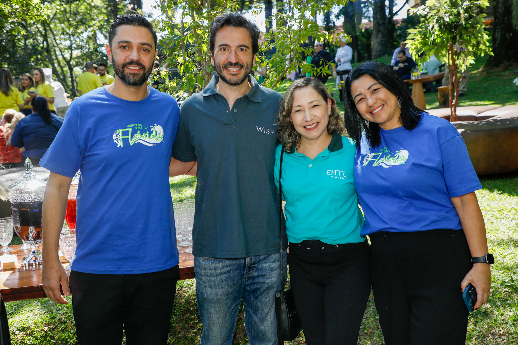 Eduardo Malheiros, CEO do grupo Wish, entre Gustavo Nappo, Débora Marques, e Simone Colombo, da EHTL Eduardo Malheiros, CEO do grupo Wish, entre Gustavo Nappo, Débora Marques, e Simone Colombo, da EHTL