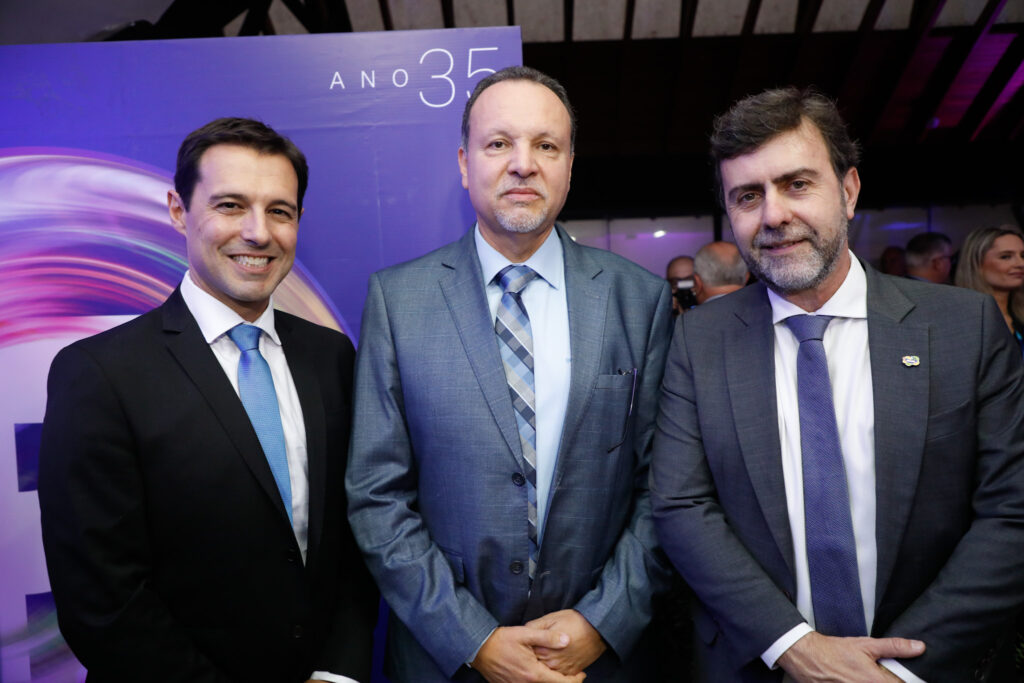 Eduardo Zorzanello, do Festuris, Luis Fernando, secretário de Turismo do Rio Grande do Sul, e Marcelo Freixo, presidente da Embratur