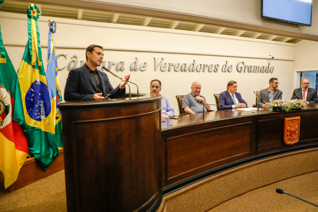 Eduardo Zorzanello discursou na câmara de vereadores de Gramado