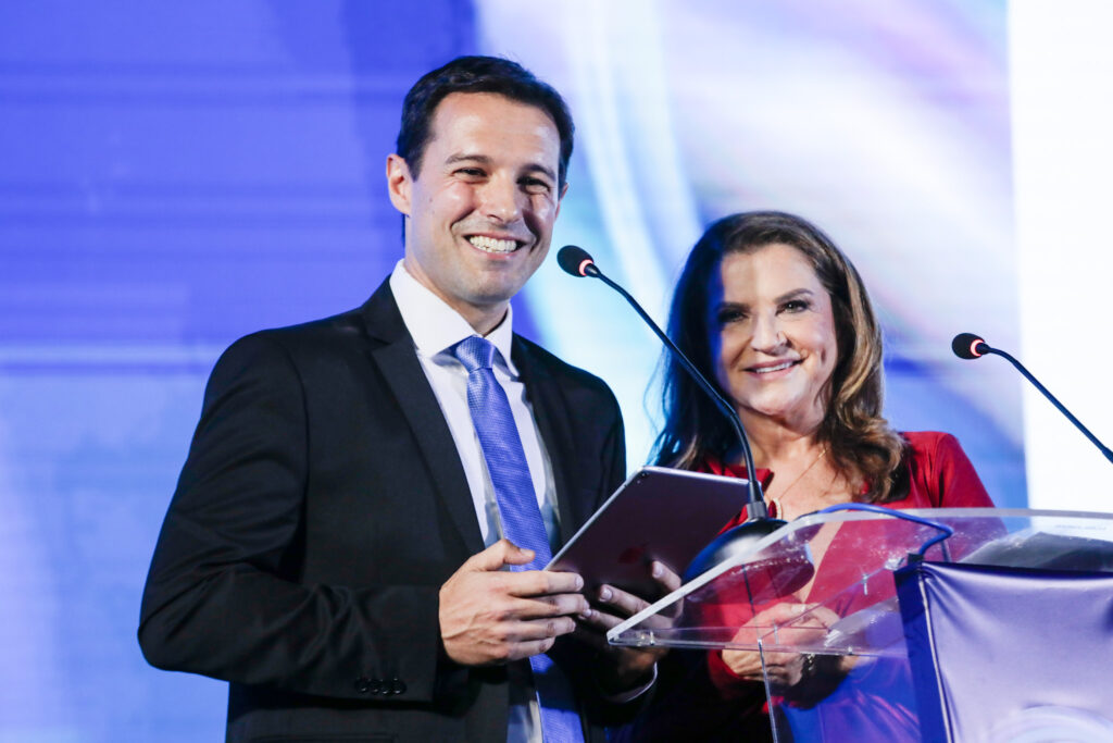 Eduardo Zorzanello e Marta Rossi do Festuris credito Eric Ribeiro Festuris 35 anos: abertura oficial da edição histórica reúne recordes e autoridades em Gramado