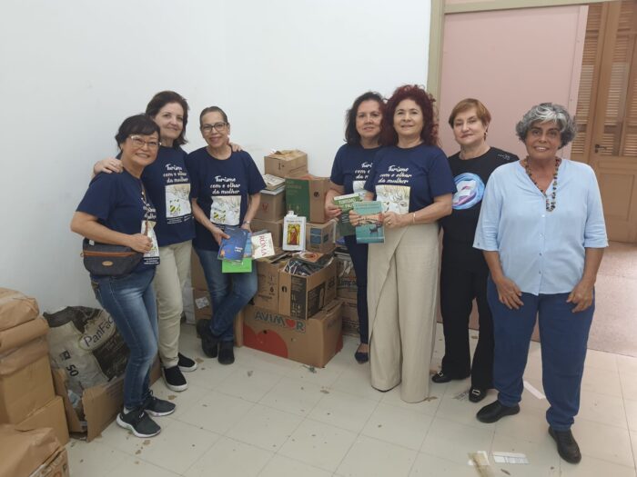 Festuris arrecada 2,1 mil livros para bibliotecas do Rio Grande do Sul Festuris arrecada 2,1 mil livros para bibliotecas do Rio Grande do Sul