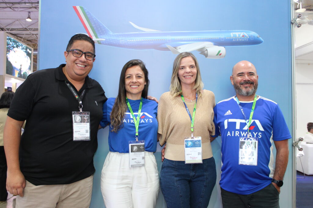 Fernando Ramires, da TP Air, Sheila Fontana, da ITA, Paula Dias, da TP Air, e Murilo Cassino, da ITA