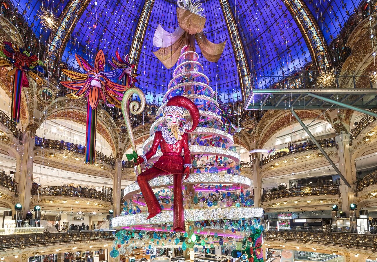 Galeries Lafayette inaugura decoração de Natal em Paris 1 Grande Arvore de Natal 2 e1700163834702 Galeries Lafayette inaugura decoração de Natal em Paris