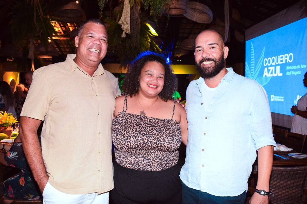 Lúcio do Carmo, da Azul Viagens , Geraldo Araújo, da GF Turismo e Sabrina Ângelo, da Azul Viagens