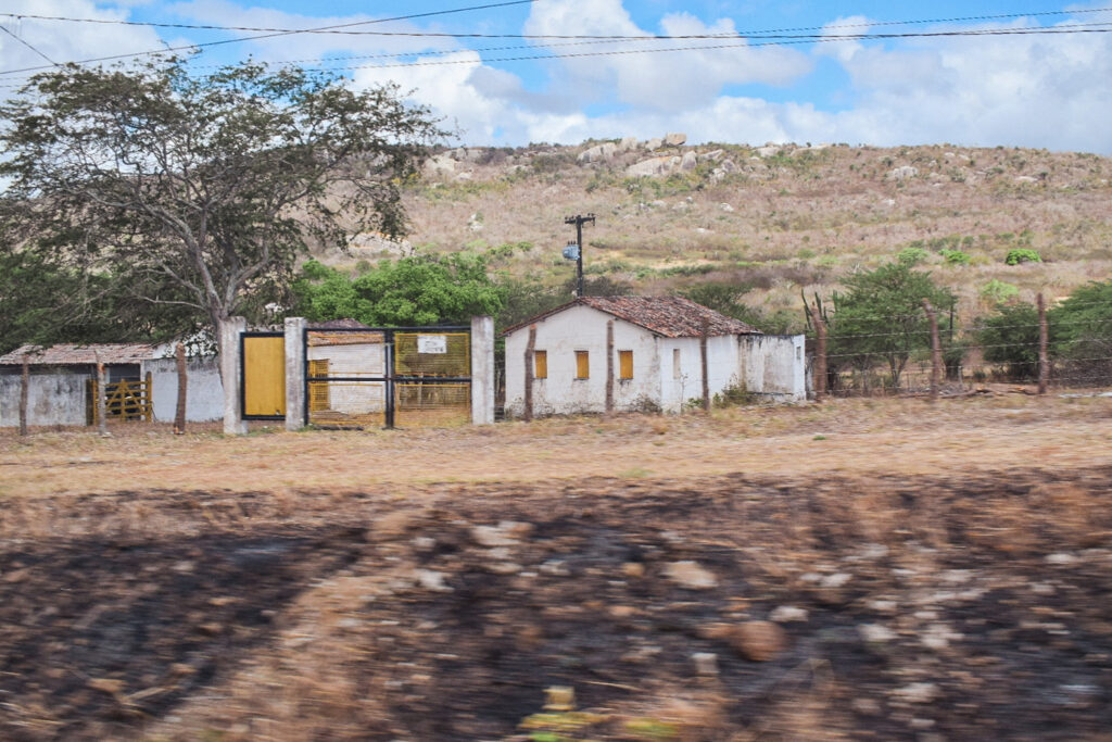 Casebre encontrado no caminho para a Saca de Lã