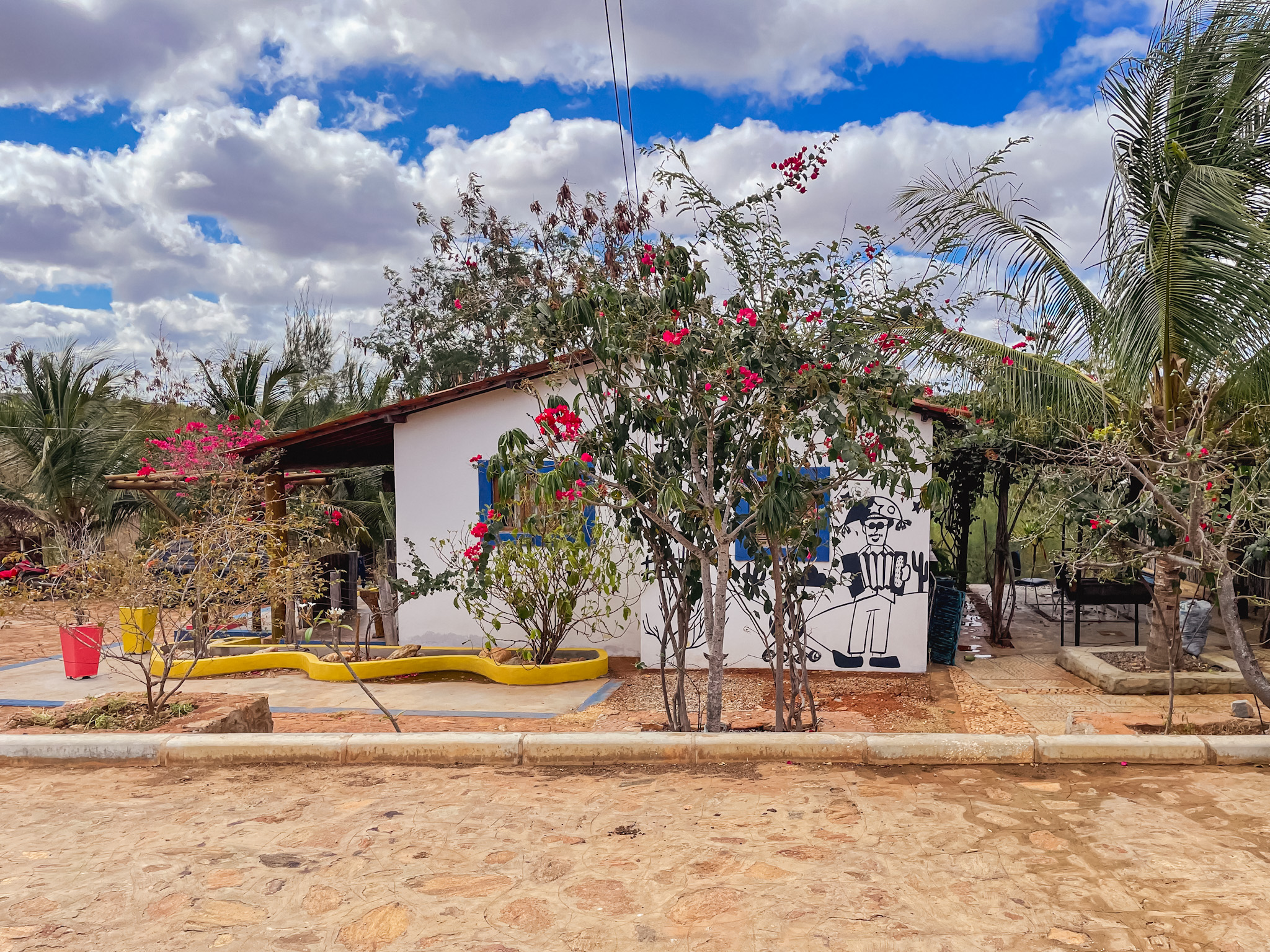 A propriedade mantém a essência da arquitetura da região em suas construções A propriedade mantém a essência da arquitetura da região em suas construções