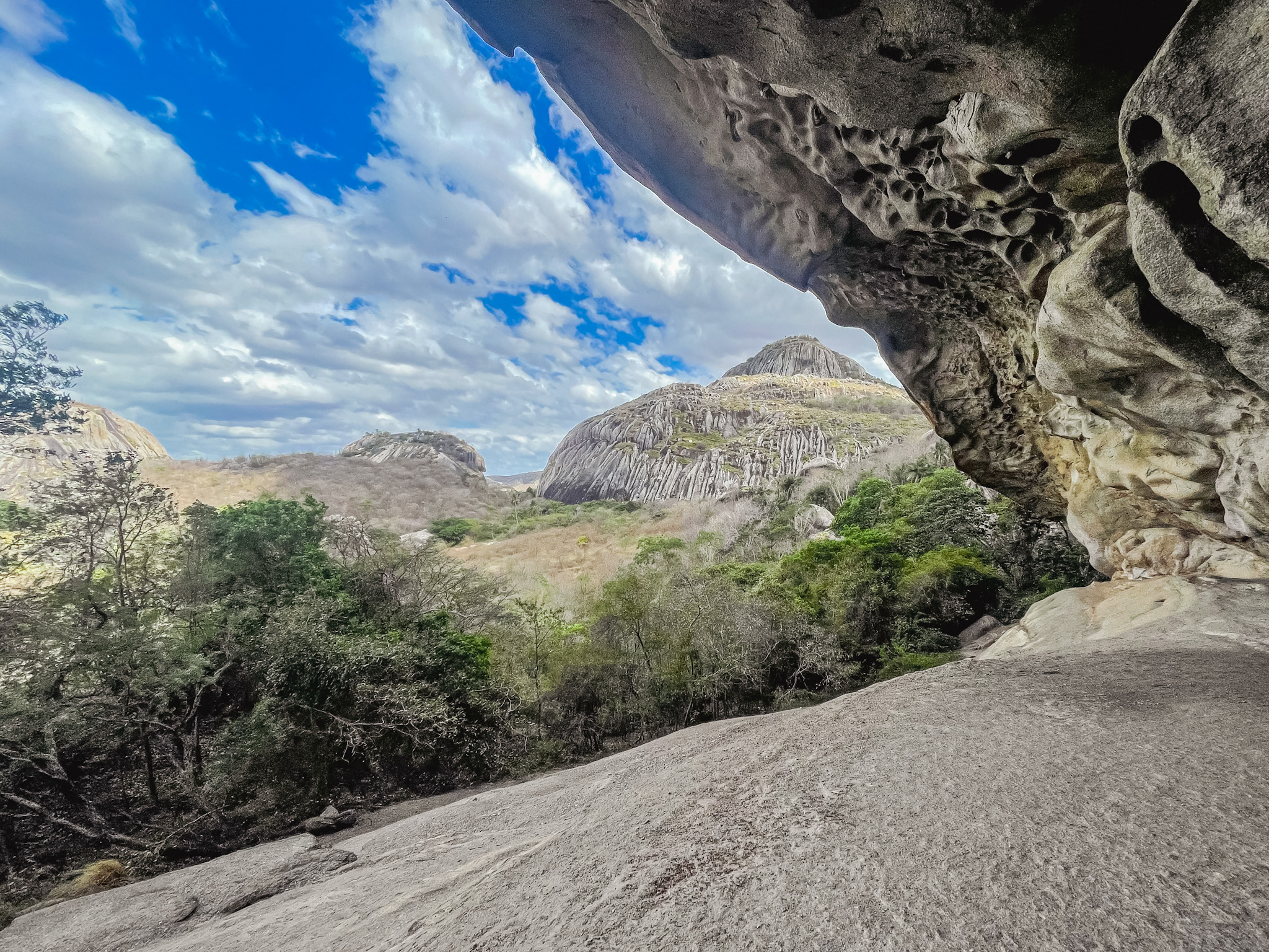 Dentro do arque Estadual da Pedra da Boca há várias vias para escalada