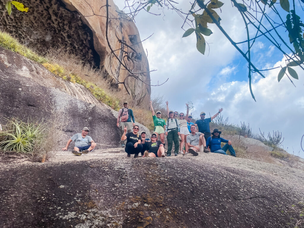 De cima da Pedra da Boca é possível avistar todo o vale