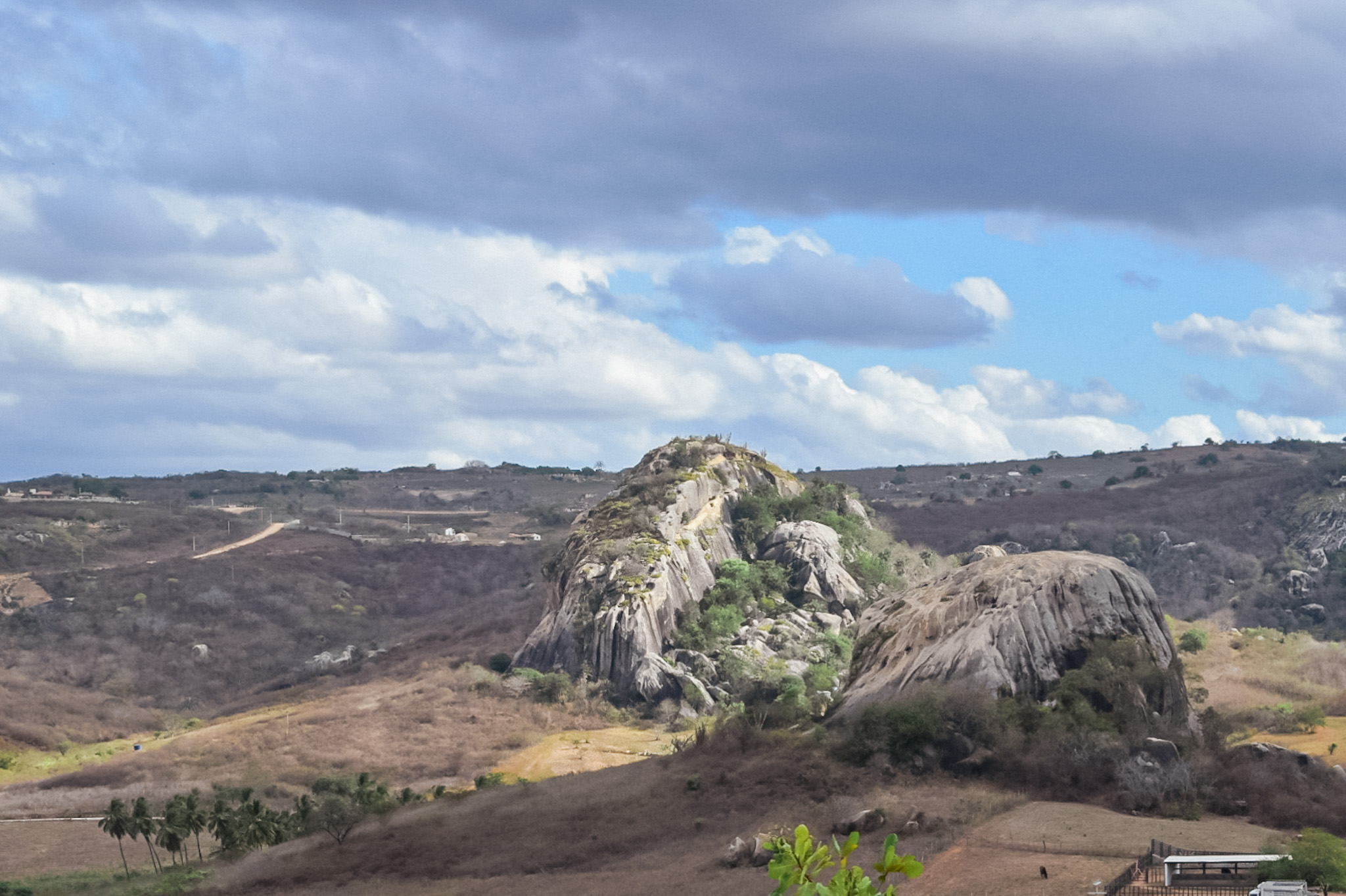 O arque Estadual da Pedra da Boca é muito buscado por escaladores e pessoas que desejam aventura