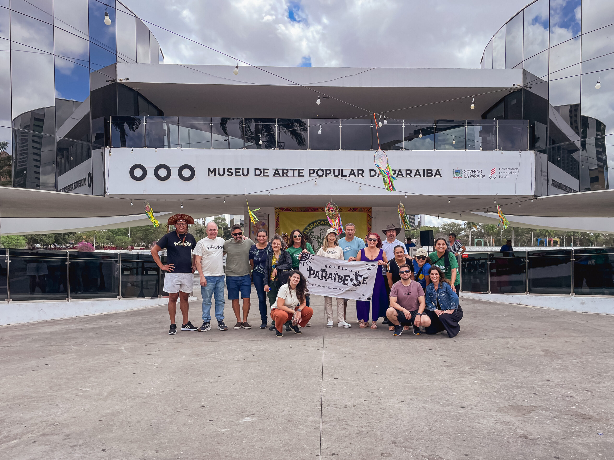 Famtour em frente ao Museu de Arte Popular da Paraíba