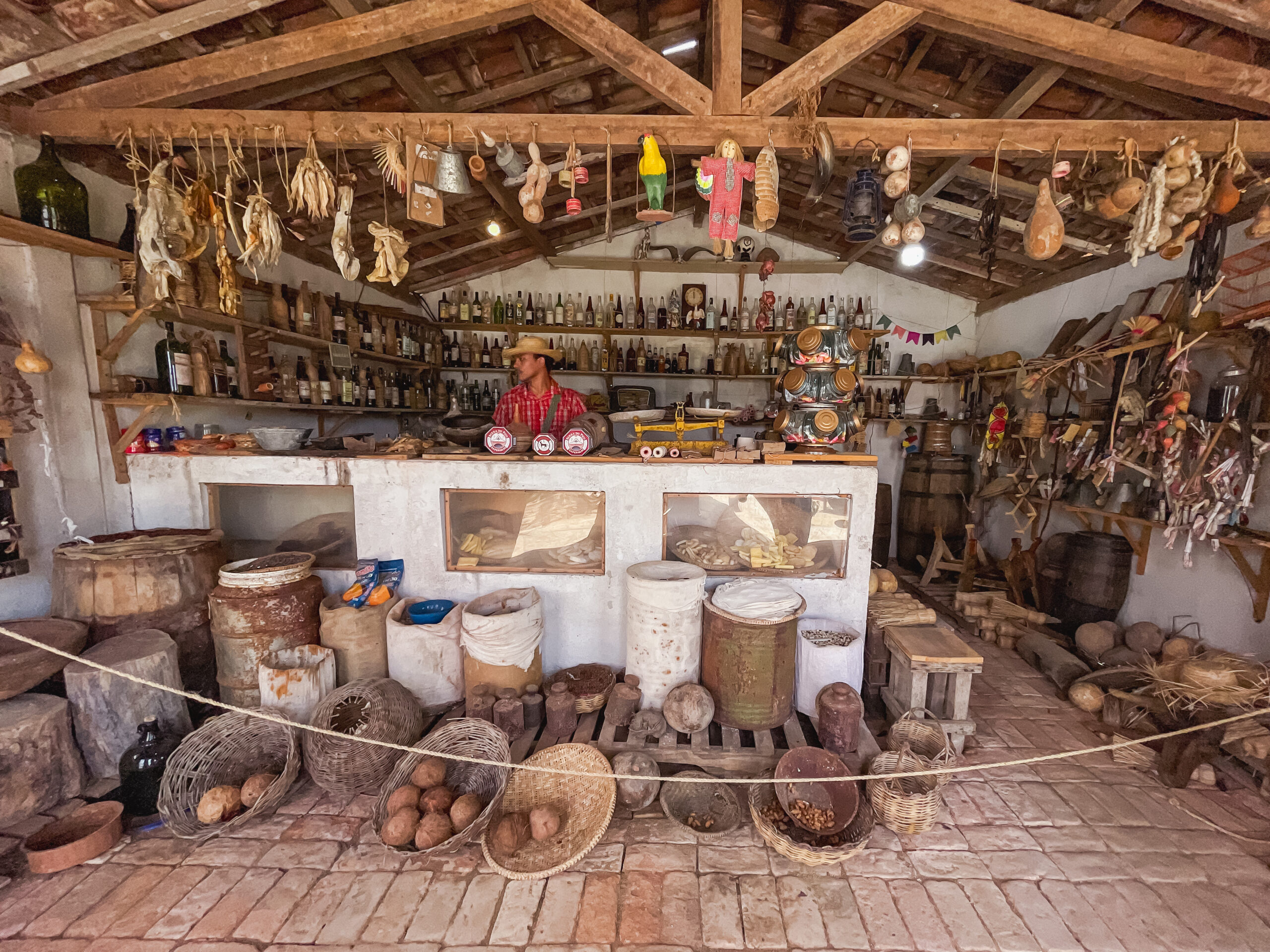 Réplica do mercado local em tempos antigos