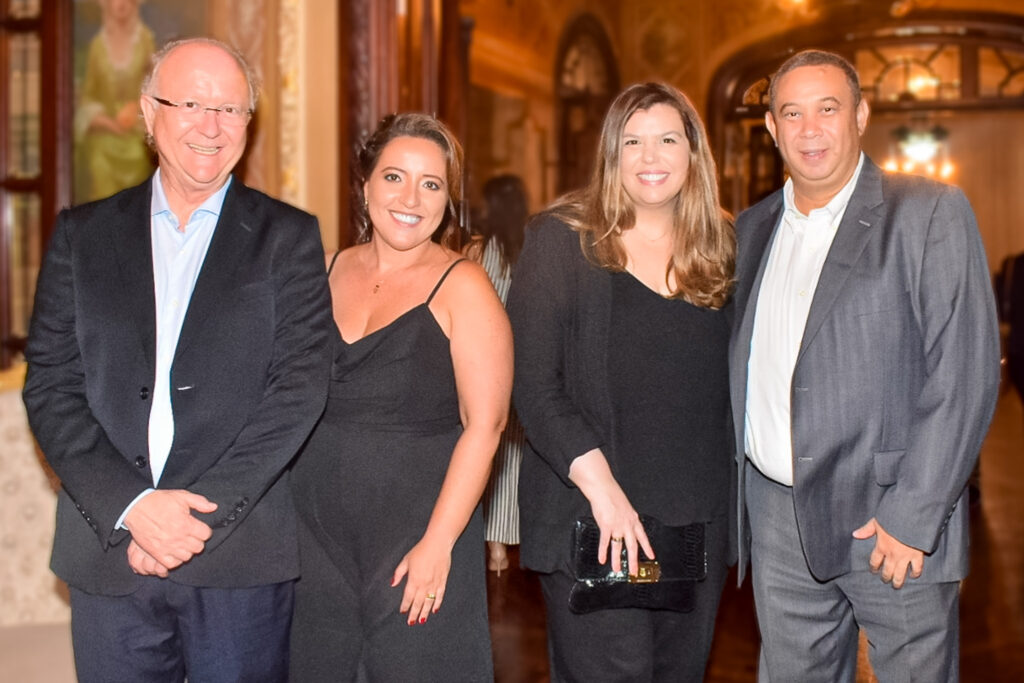 James Giacomini, Adriana Fredericce, Mariana Azevedo e Erivaldo Silva, da Diversa