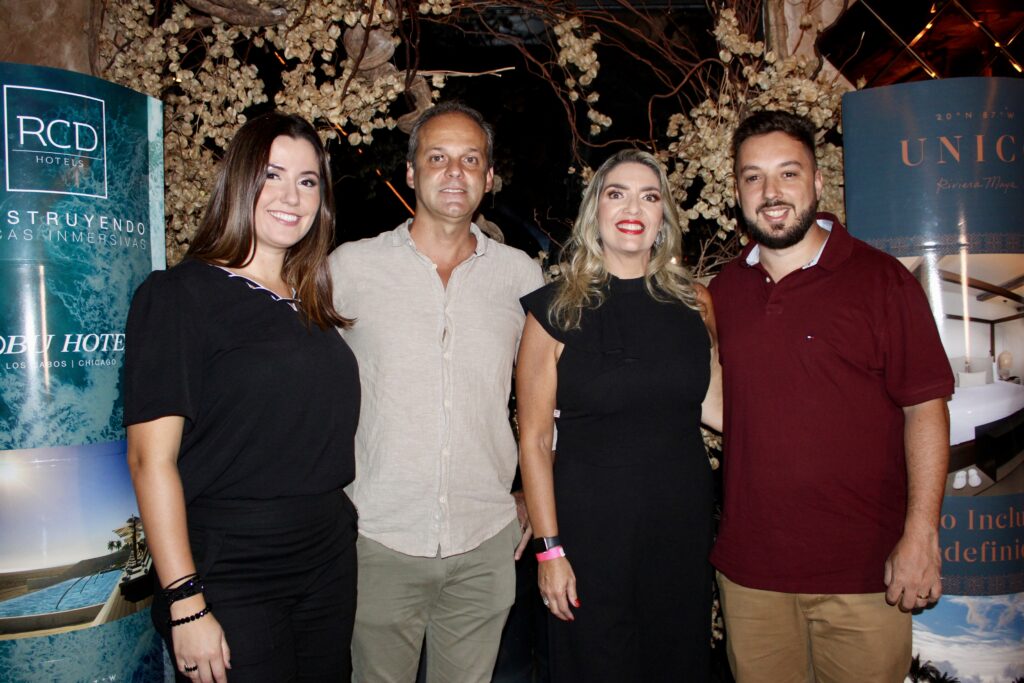 Jessica Bueno, da RCD, Rodrigo Meca, da Mecatur, Carla Cecchele, da RCD, e Diego Pedro, da Turismo e Viagens Pelo Mundo