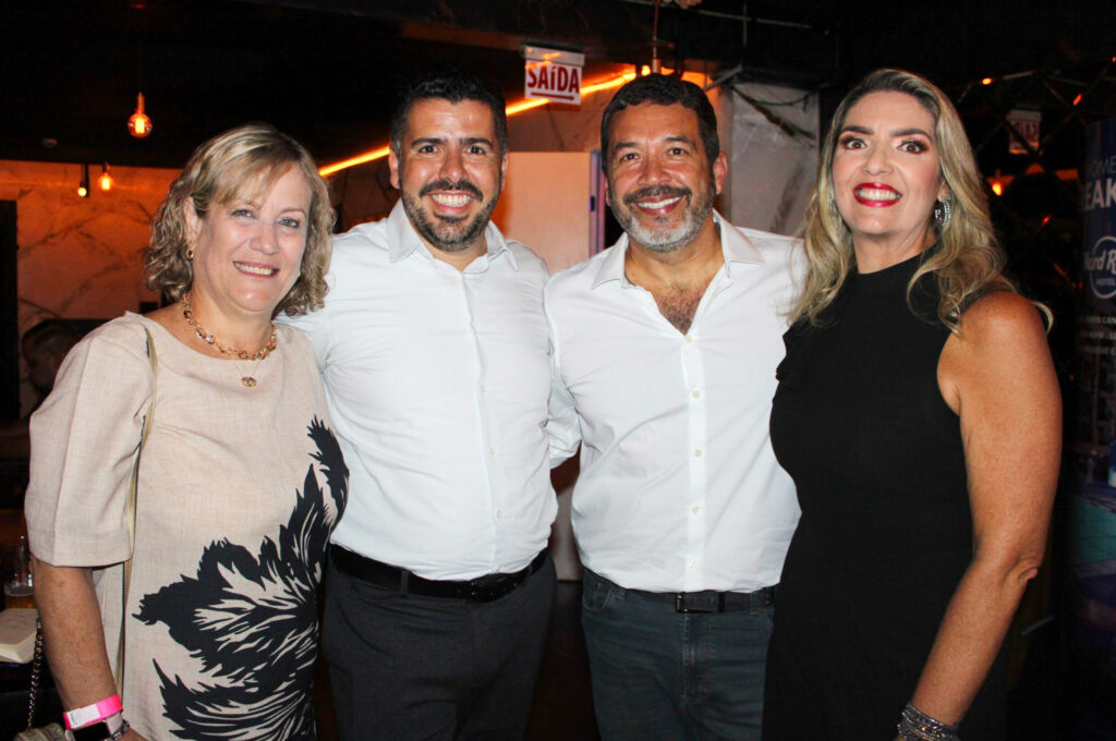 Cristiane Cortizo e Raphael de Lucca, da Copa, Jorge Souza, da Orinter, e Carla Cecchele, da RCD