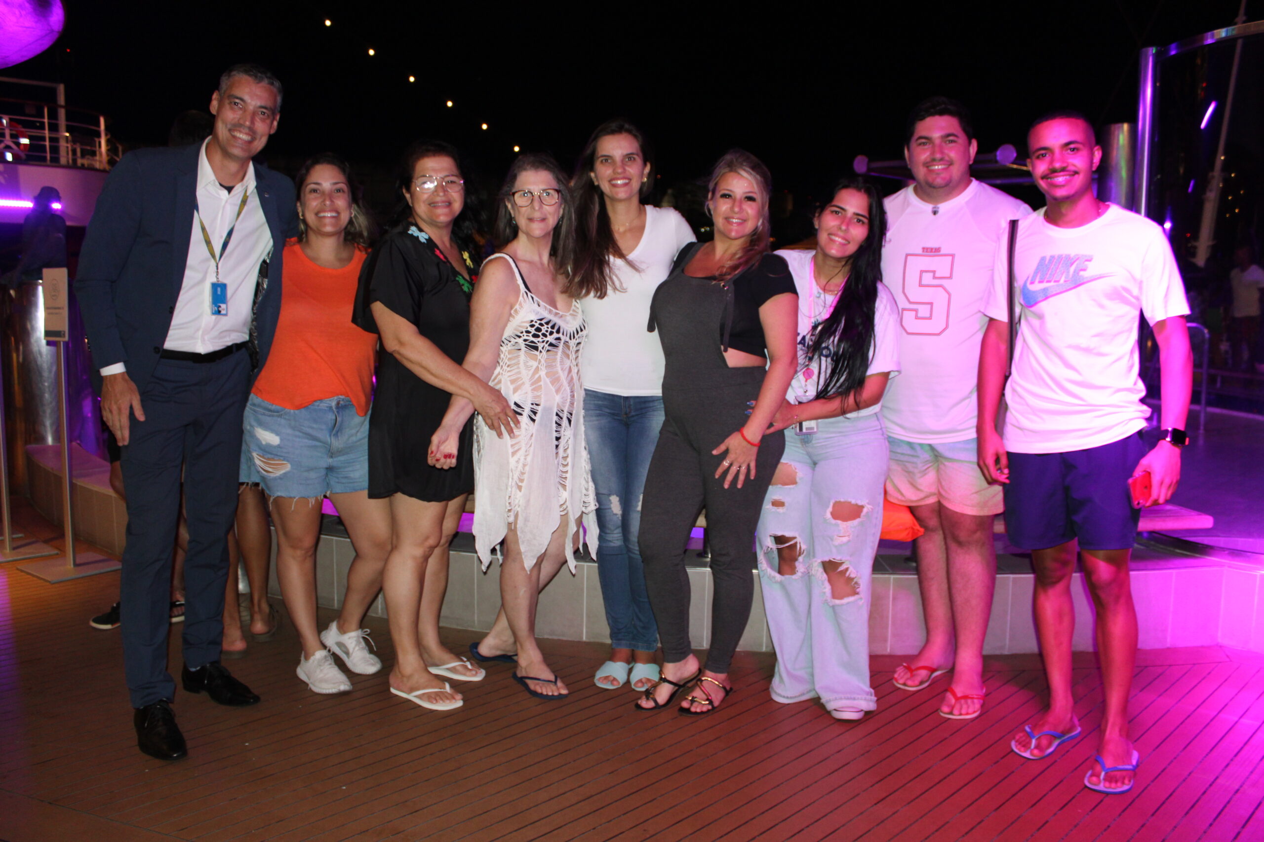 Vinicius Freitas, da Costa, Tamara Perdigão, da Oito Turismo, Marli Costa, da Guaicui Turismo, Maria José, da Volée Viagens, Luíza Martins, da Snow Operadora, Aparecida Silva e Camila Madler, da BP Cruzeiros, Maycon Gomes, da Eventho Turismo, e Juan Batista, da Vistos Turismos Vinicius Freitas, da Costa, Tamara Perdigão, da Oito Turismo, Marli Costa, da Guaicui Turismo, Maria José, da Volée Viagens, Luíza Martins, da Snow Operadora, Aparecida Silva e Camila Madler, da BP Cruzeiros, Maycon Gomes, da Eventho Turismo, e Juan Batista, da Vistos Turismos