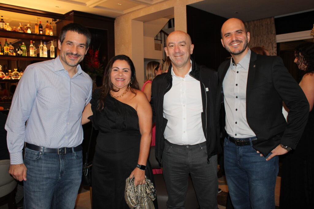 Ignacio Palacios, da MSC, Adriana Boeckh e Ronnie Correa, da Abreu, e Rafael Grosso, da MSC