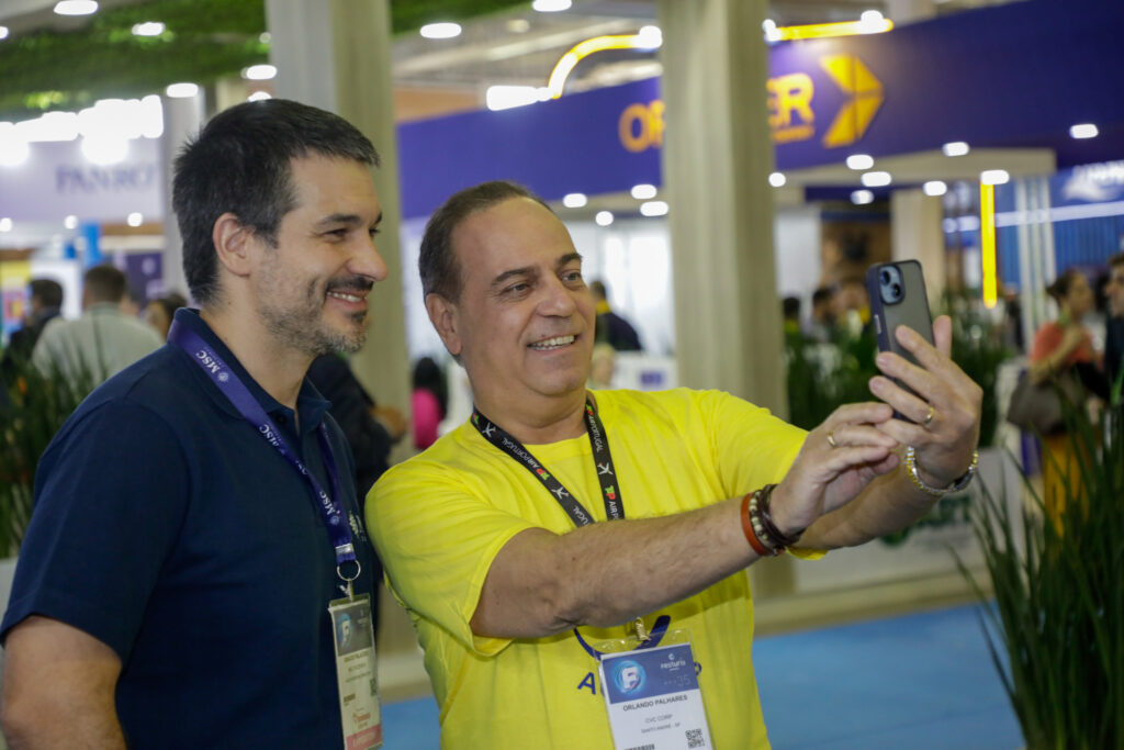 Ignacio Palacios, da MSC Cruzeiros, e Orlando Palhares, da CVC Corp Ignacio Palacios, da MSC Cruzeiros, e Orlando Palhares, da CVC Corp