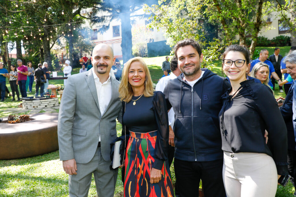 Ignacio Sasias, gerente geral do Wish, Vaniza Schuler, da Embratur, Celso Sabino, ministro do Turismo, e Letícia Leis, do Wish Ignacio Sasias, gerente geral do Wish, Vaniza Schuler, da Embratur, Celso Sabino, ministro do Turismo, e Letícia Leis, do Wish