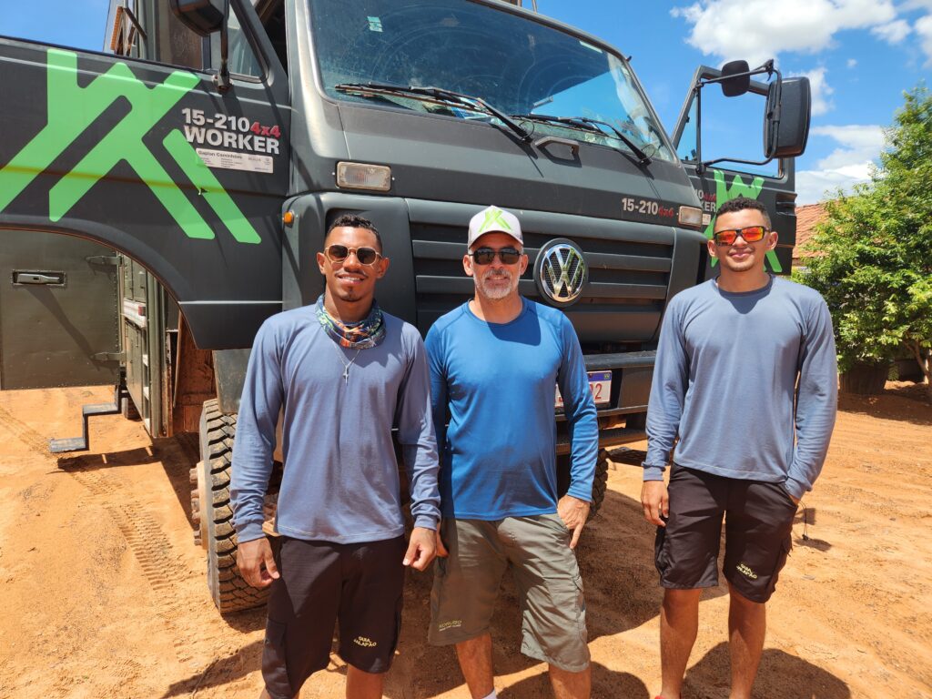 José Eduardo, José Ribamar (motorista) e Ronan Pereira, guias