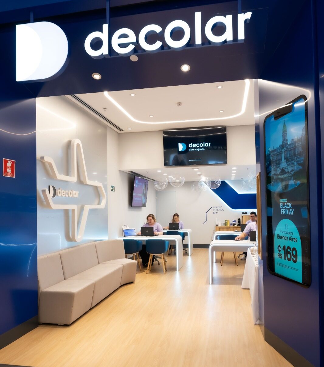 Decolar inaugura suas primeiras oito lojas físicas no Brasil Decolar inaugura suas primeiras oito lojas físicas no Brasil