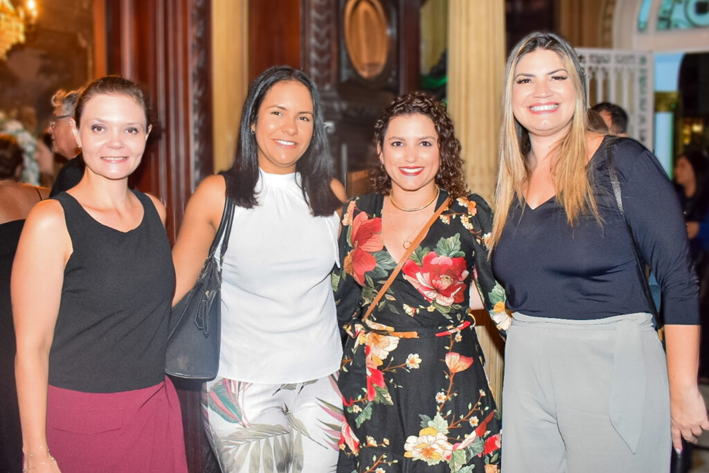 Maíra Zamara e Gisele Machado, da Slaviero; Ana Elisa Santos e Vivi Lima, da Nacional In