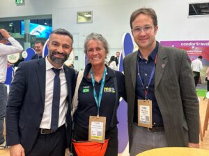 Mari Masgrau do M&E, entre Davide Ioppolo e Thibaud Morand, da Latam