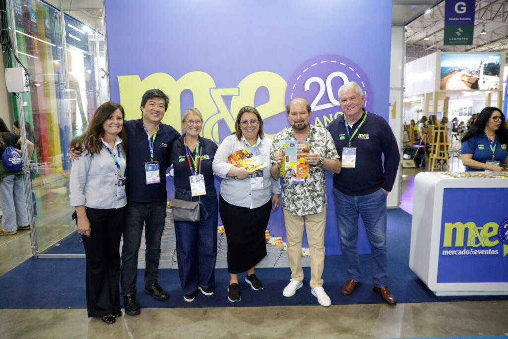 Marilia, do CDesign Hotel, Humberto Sato, da CVC Corp, Rosa Masgrau, do M&E, Michele Leite, do CDesign, Guilherme Paulus, do Castelo Saint Andrews, e Roy Taylor, do M&E