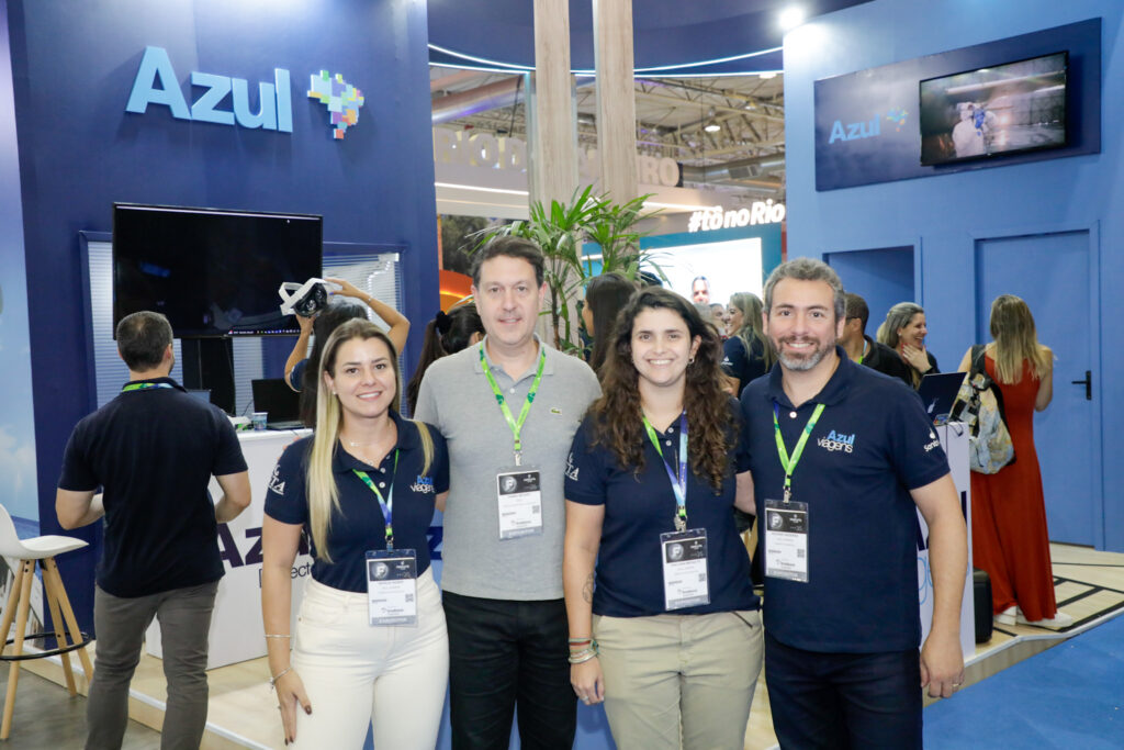Azul Viagens projeta fechar 2023 com alta de 170% de receita em relação a 2019 1 Natalia Saderi Daniel Bicudo Giulliana Mesquita e Ricardo Bezerra da Azul Viagens Azul Viagens projeta fechar 2023 com alta de 170% de receita em relação a 2019