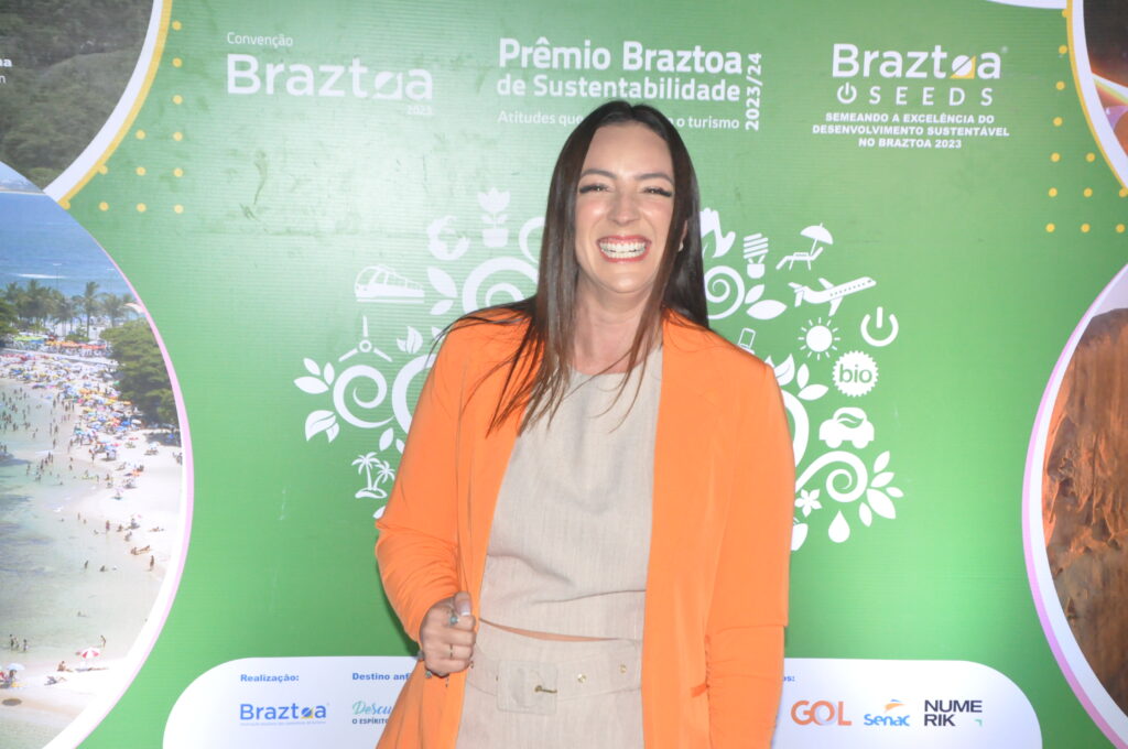 Nivara Leal, finalista e premiada - Setur São Sebastião