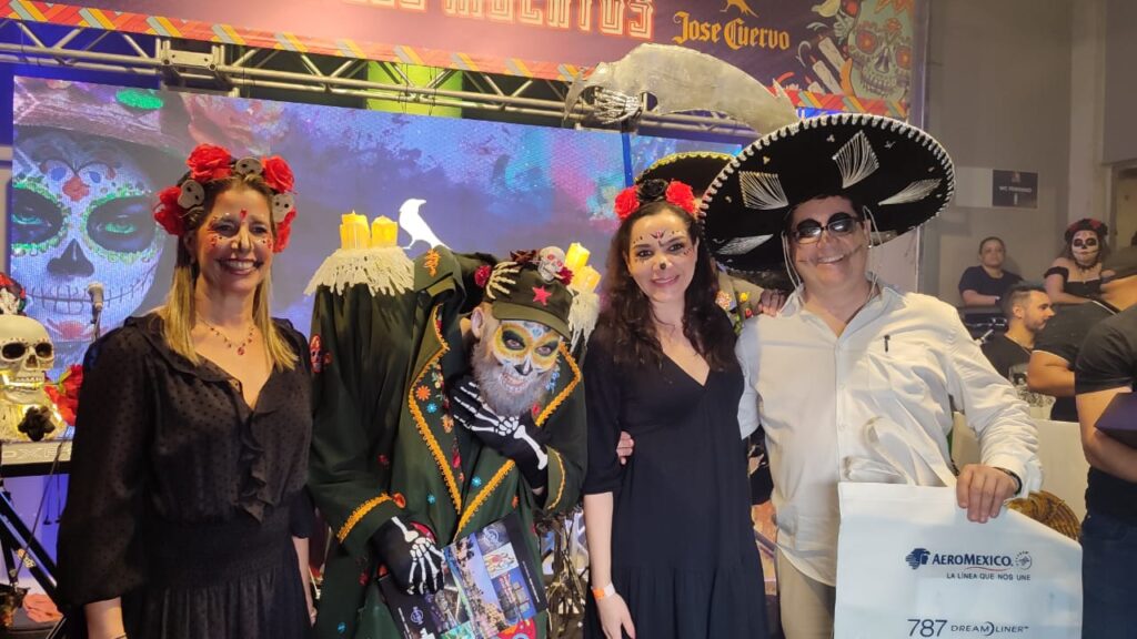 Aeromexico e RCD promovem festa de "Dia de Los Muertos" em São Paulo