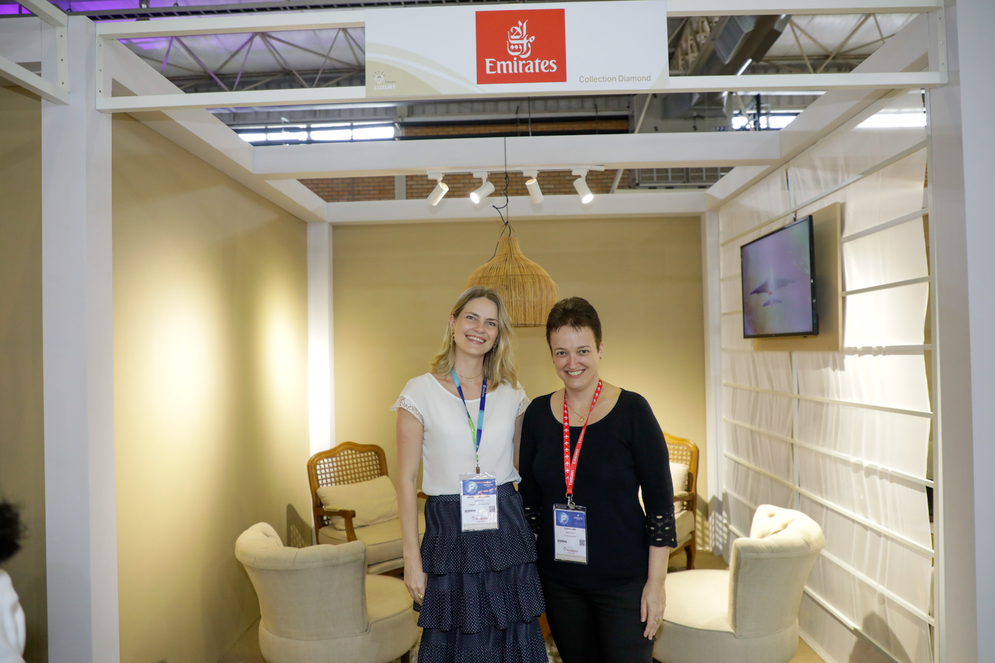 Patrícia Schubert e Karin Lima, da Emirates Patrícia Schubert e Karin Lima, da Emirates
