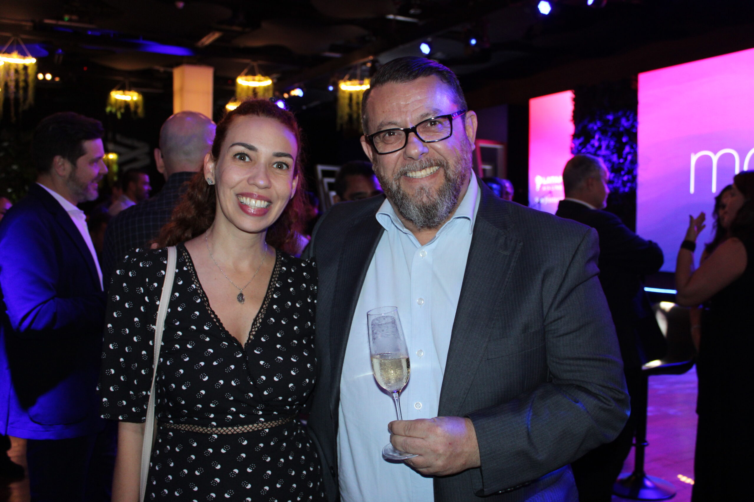 Paula Peroni, da Delta, e Gladston Assis, do Grupo Arbaitman Paula Peroni, da Delta, e Gladston Assis, do Grupo Arbaitman