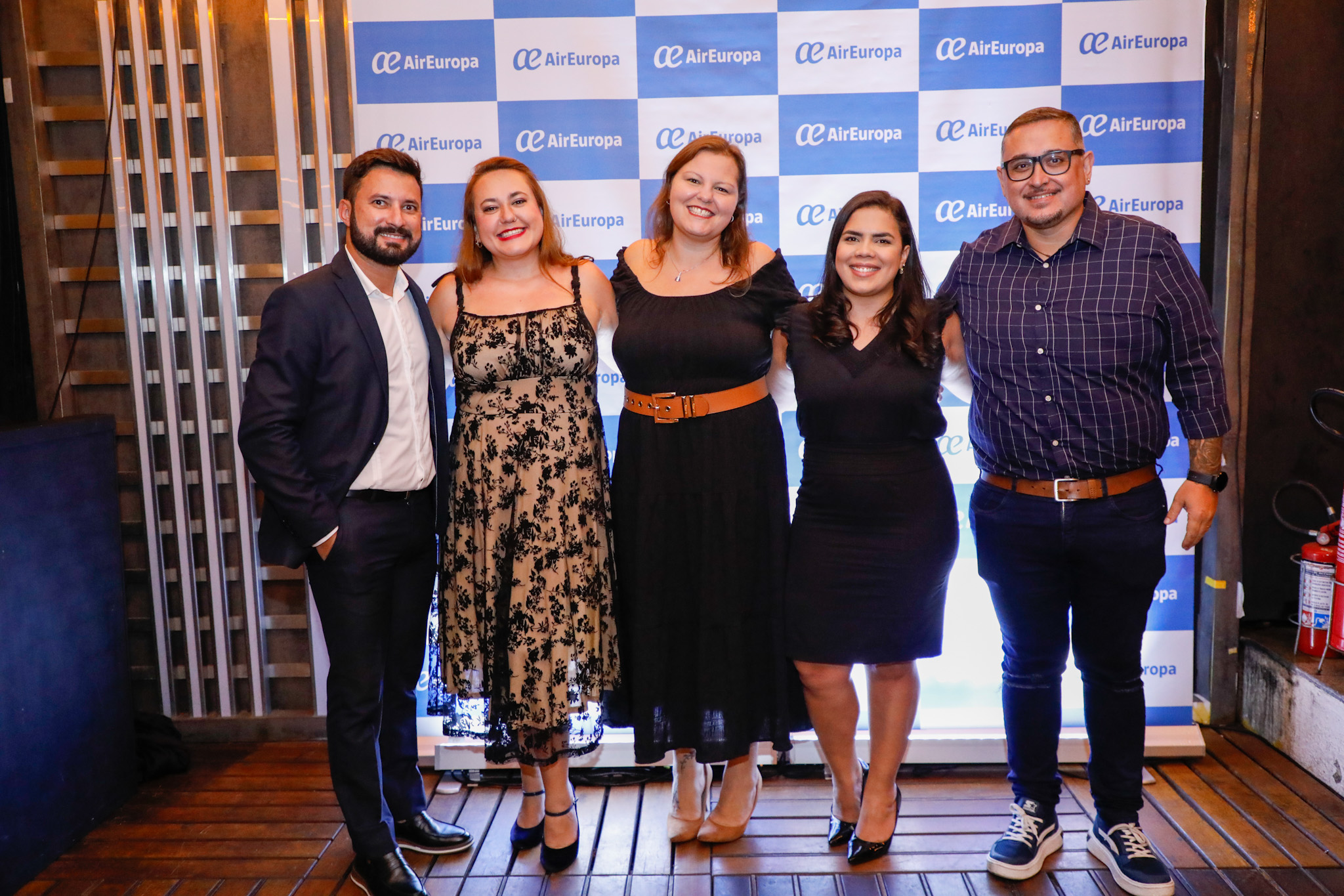 Paulo Henrique, e Kátia Perez, da Air Europa, Thalita Bertolani, Alyne Araújo e Fernando Martins, da CVC Corp Paulo Henrique, e Kátia Perez, da Air Europa, Thalita Bertolani, Alyne Araújo e Fernando Martins, da CVC Corp