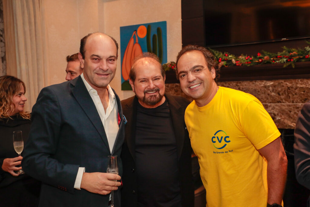 Pedro Ribeiro, do VIla Galé, com Guillherme Paulus e Fabio Godinho