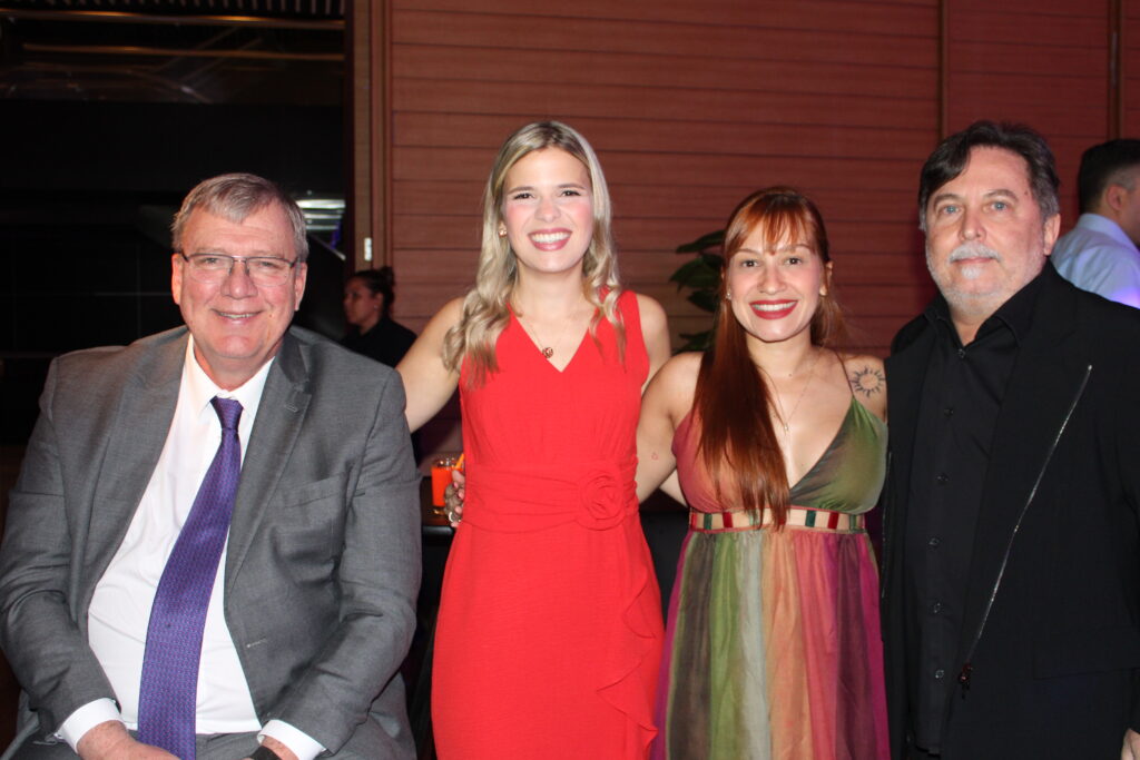 Peter Weber, da Skyteam, Ana Carolina Rocha e Camila Andrade, da Latam, e Andre Dentzien, da Skyteam