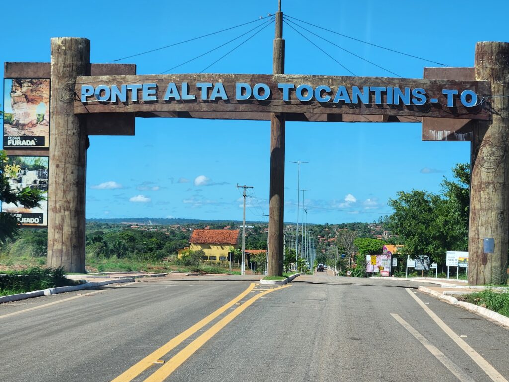 Portal de entrada em direção ao Jalapão