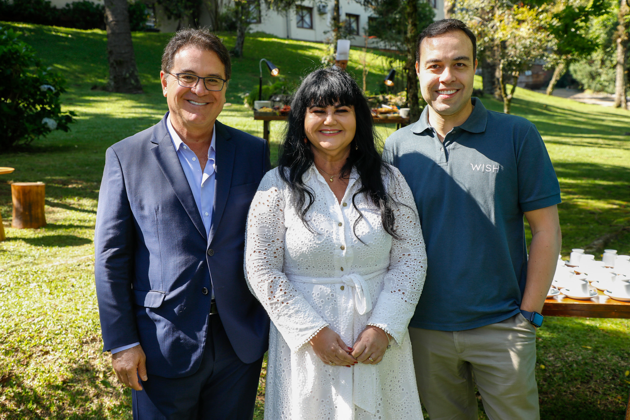 Rosângela Marçal, diretora-presidente da Aqua, entre Victor Duarte e Vinícius Lummertz, do Wish Rosângela Marçal, diretora-presidente da Aqua, entre Victor Duarte e Vinícius Lummertz, do Wish