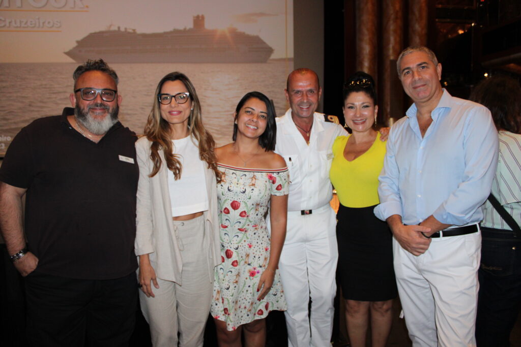 Rosario Di Donna e Caroline Passos, da Costa, Camila Santos, da Universal Assistance, Raffaele Cinque, da Costa, Ana Menezes,