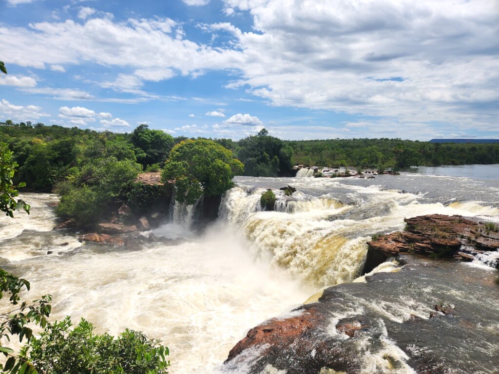 Saltos da Cachoeira da Velha