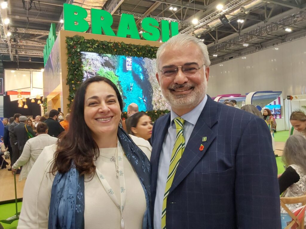 Sheila Nassar, da Abav Nacional, com Paulo Gaba Jr, da Europcar