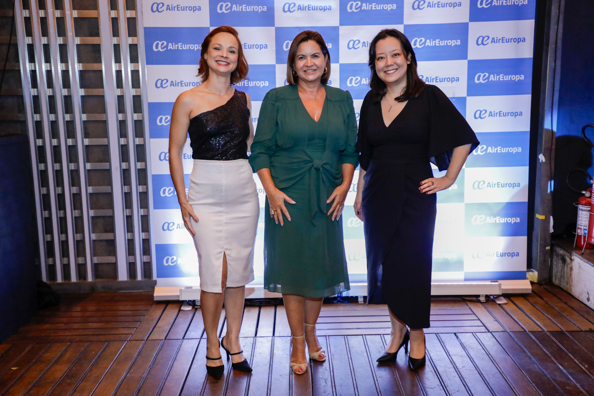 Soely Oliveira, da BCD Travel, entre Alessandra Cardoso e Claudia Shishido, da Air Europa Soely Oliveira, da BCD Travel, entre Alessandra Cardoso e Claudia Shishido, da Air Europa