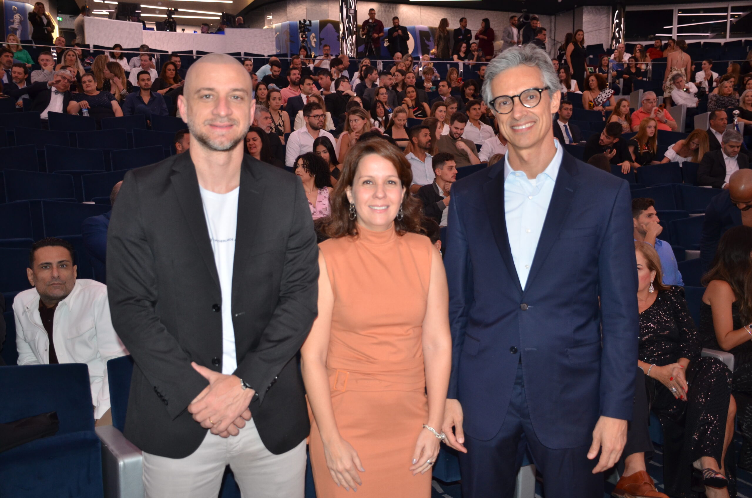 Thiago Meirelles e Mariane Pescatori, do ministério de Portos e Aeroportos, junto com Marco Ferraz, da Clia