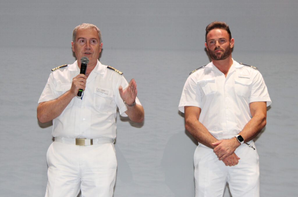 Valentino Savarese e Francisco Sol, comandante e segundo comandante da Costa Cruzeiros