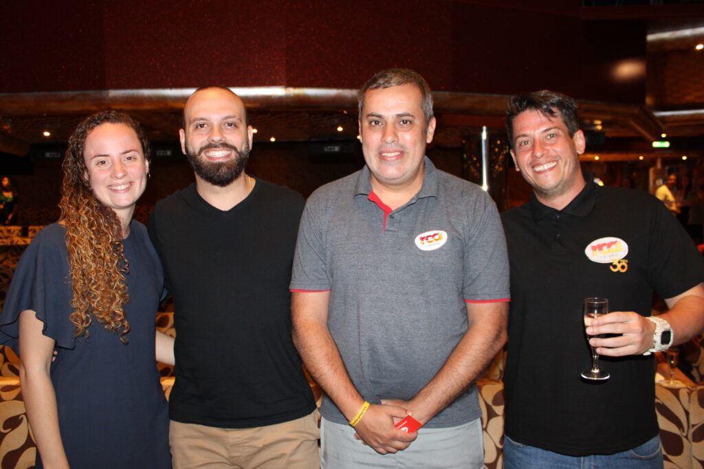 Victoria Margarido e Gian Carlo, da Viaggio Turismo, com Claudio Brito e Vinicius Gaban, da RCA